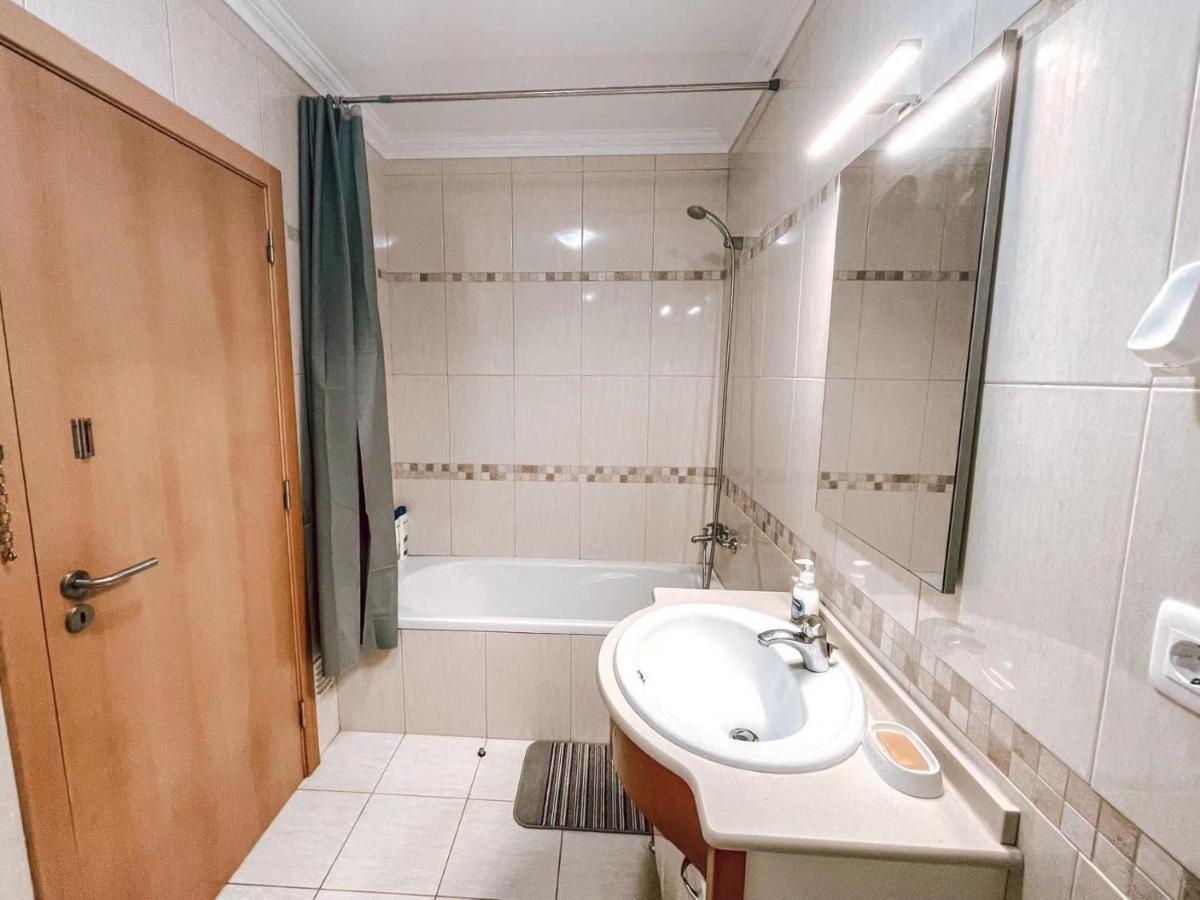 Peniche Master Bedroom With Sea View Balcony, Private Bathroom, Shared Kitchen, Swimming Pool, Surfing Resort Atouguia Da Baleia Eksteriør bilde